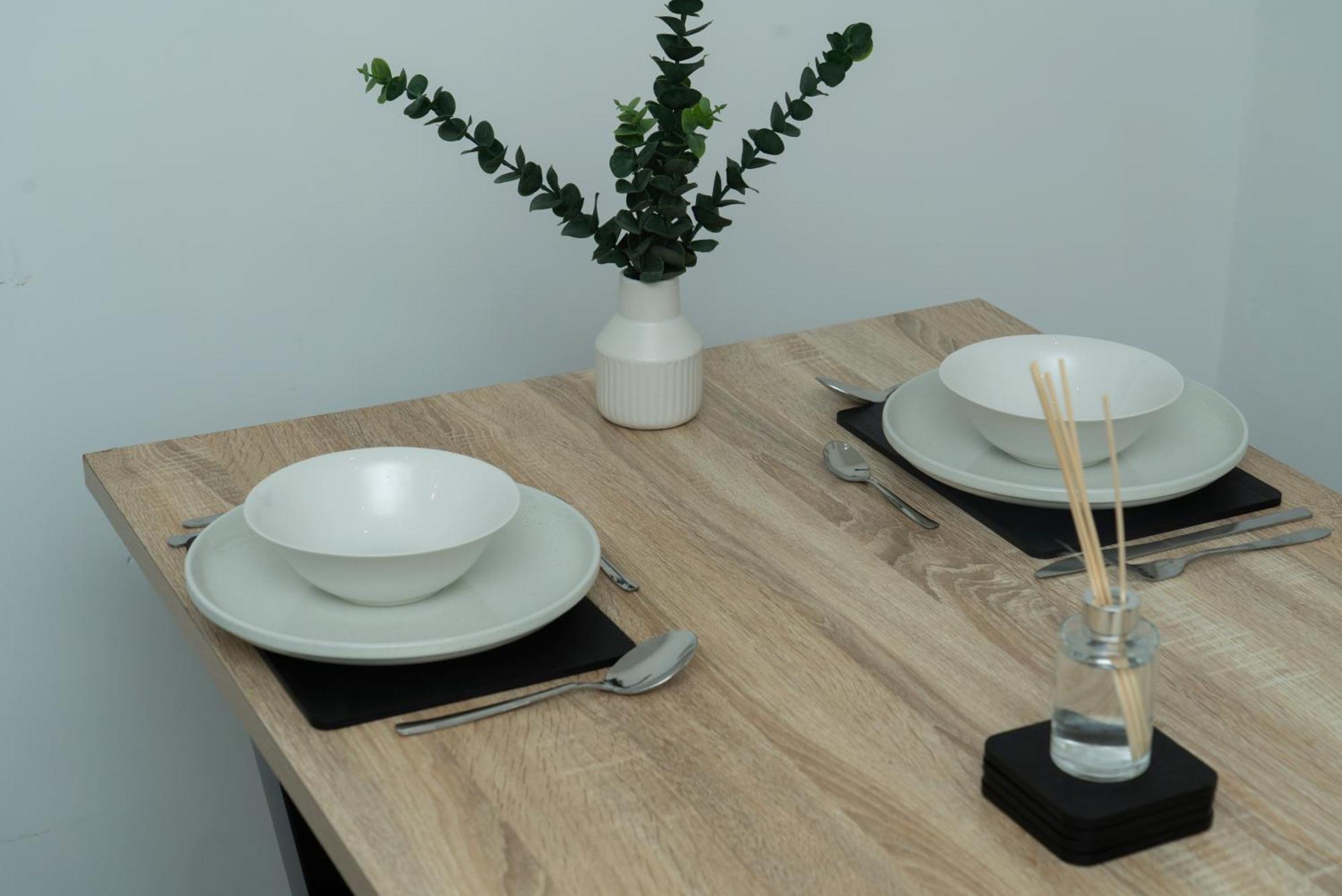 Double Bedroom Near Etihad And Coop Live With Free Parking, Shared Kitchen & Bathroom - Including Free 1-Hour Early Check-In Or Late Check-Out For Bookings Until July مانشستر المظهر الخارجي الصورة
