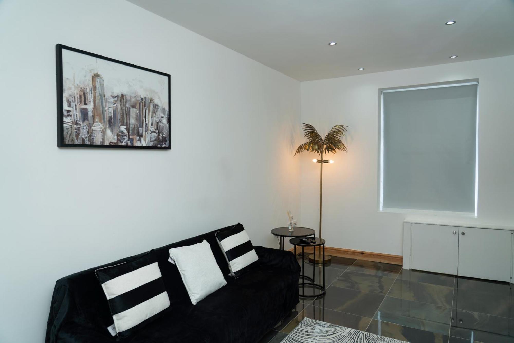 Double Bedroom Near Etihad And Coop Live With Free Parking, Shared Kitchen & Bathroom - Including Free 1-Hour Early Check-In Or Late Check-Out For Bookings Until July مانشستر المظهر الخارجي الصورة