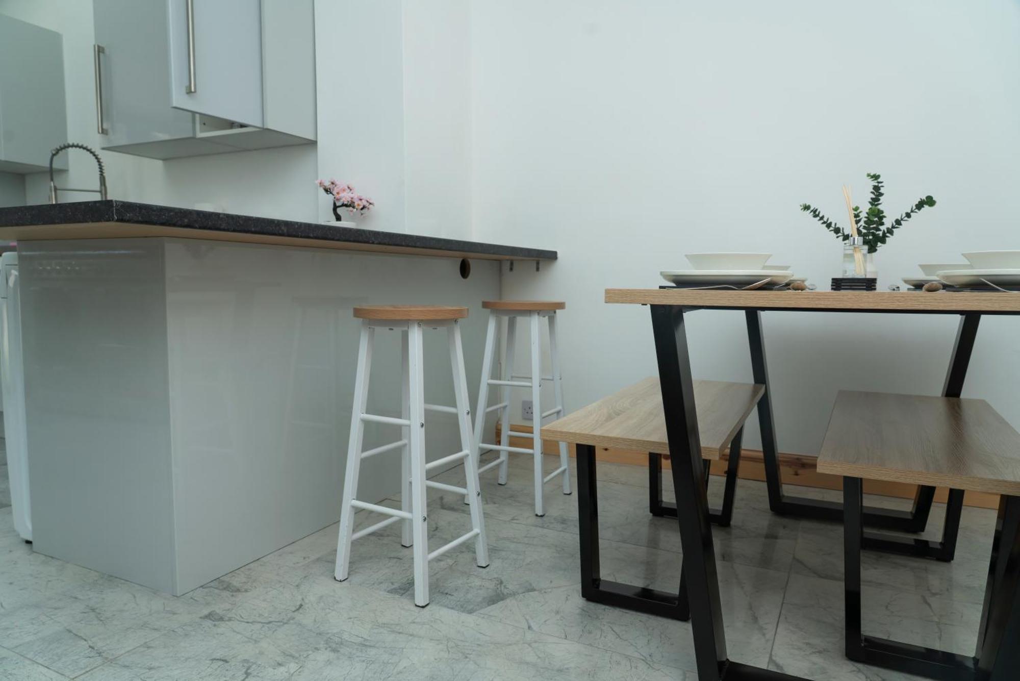 Double Bedroom Near Etihad And Coop Live With Free Parking, Shared Kitchen & Bathroom - Including Free 1-Hour Early Check-In Or Late Check-Out For Bookings Until July مانشستر المظهر الخارجي الصورة